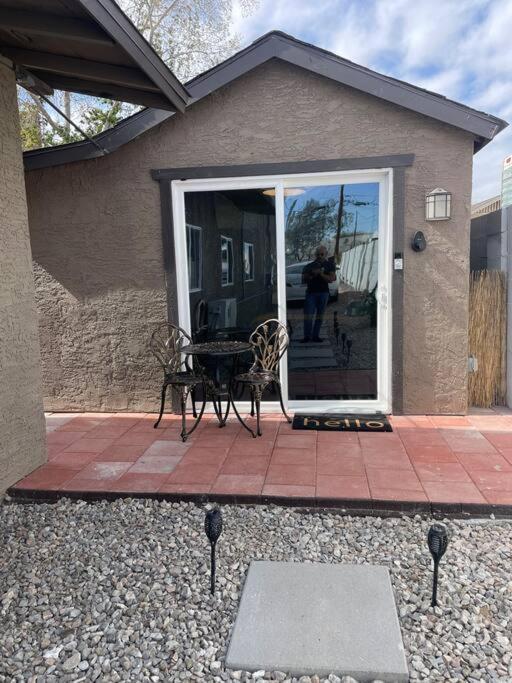 Your Tiny Downtown Home With Backyard Unit D 피닉스 외부 사진